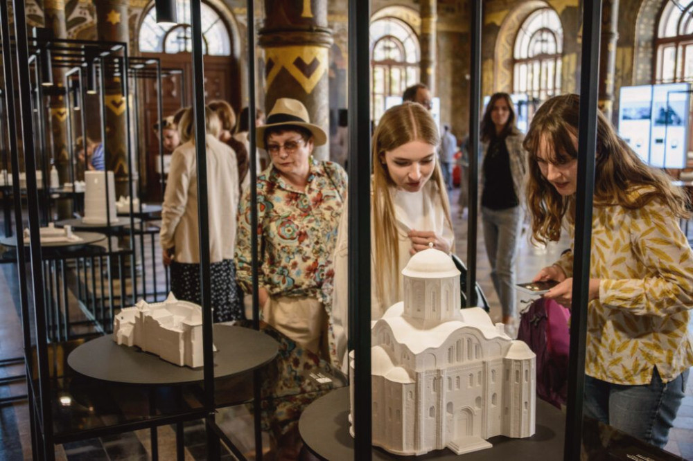 7570 image for slide