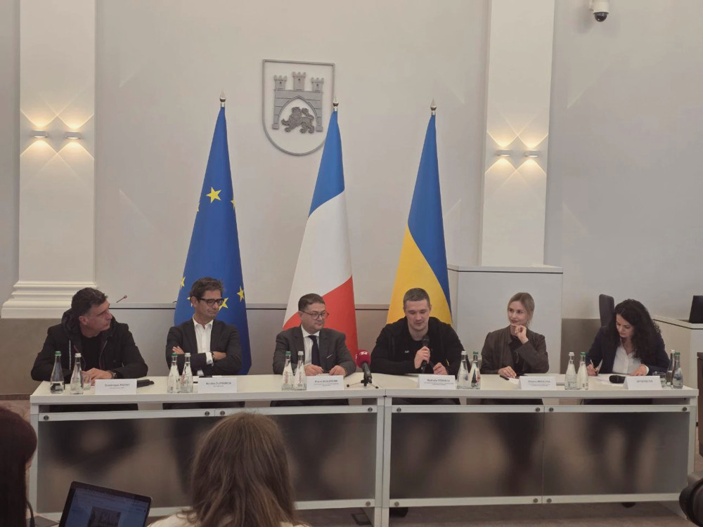 8383 image for slide